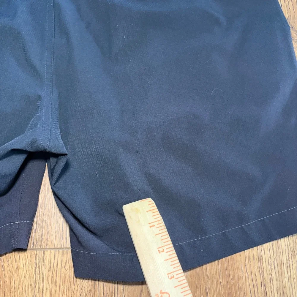 TravisMathew Mens Size 38 Black Golf Shorts Hybrid Flat‎ Front Flaws Read